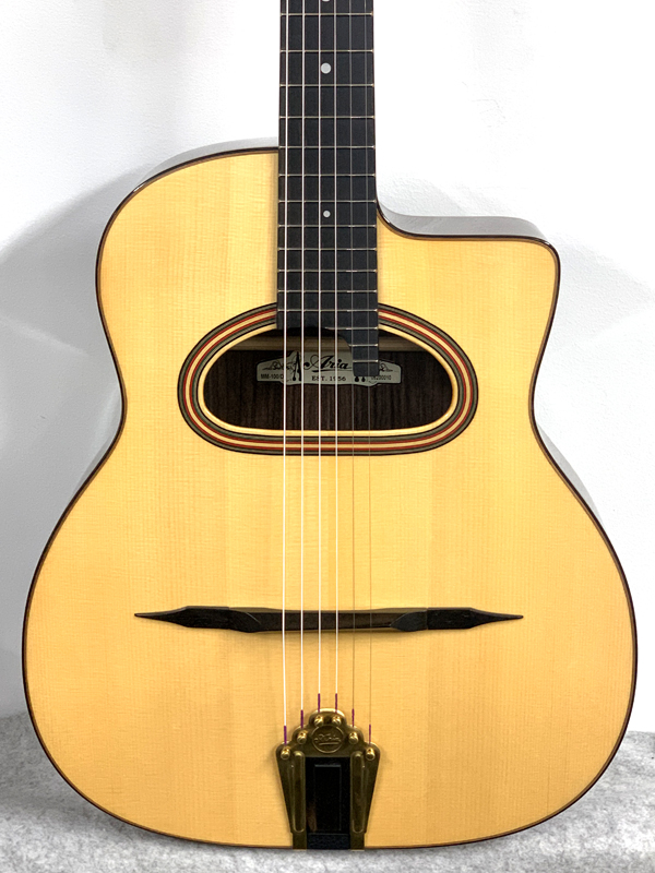 ARIA MM-100/D Maccaferri-Style (Dホール)
