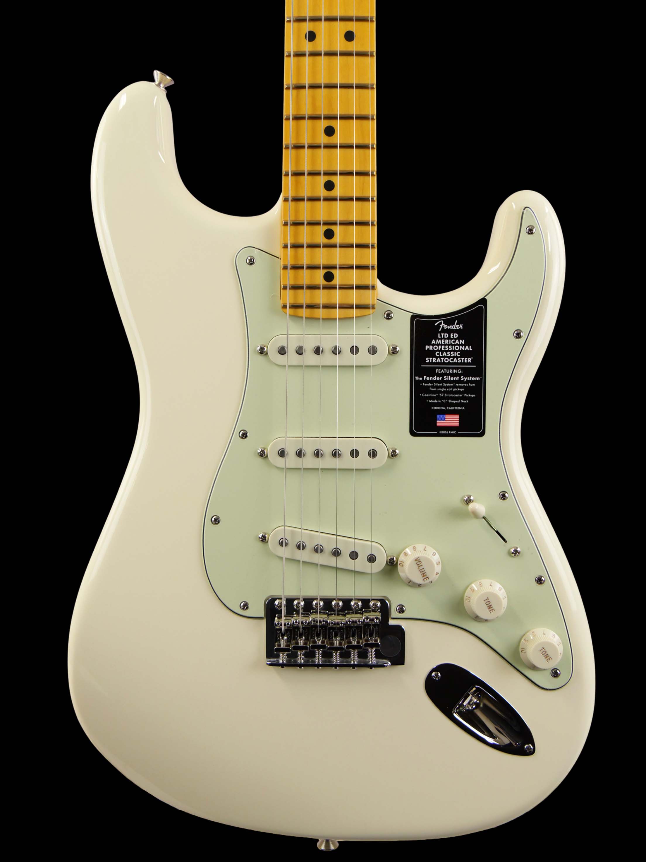 Fender Limited Edition American Professional Classic Stratocaster Fender Silent System (Olympic White)
